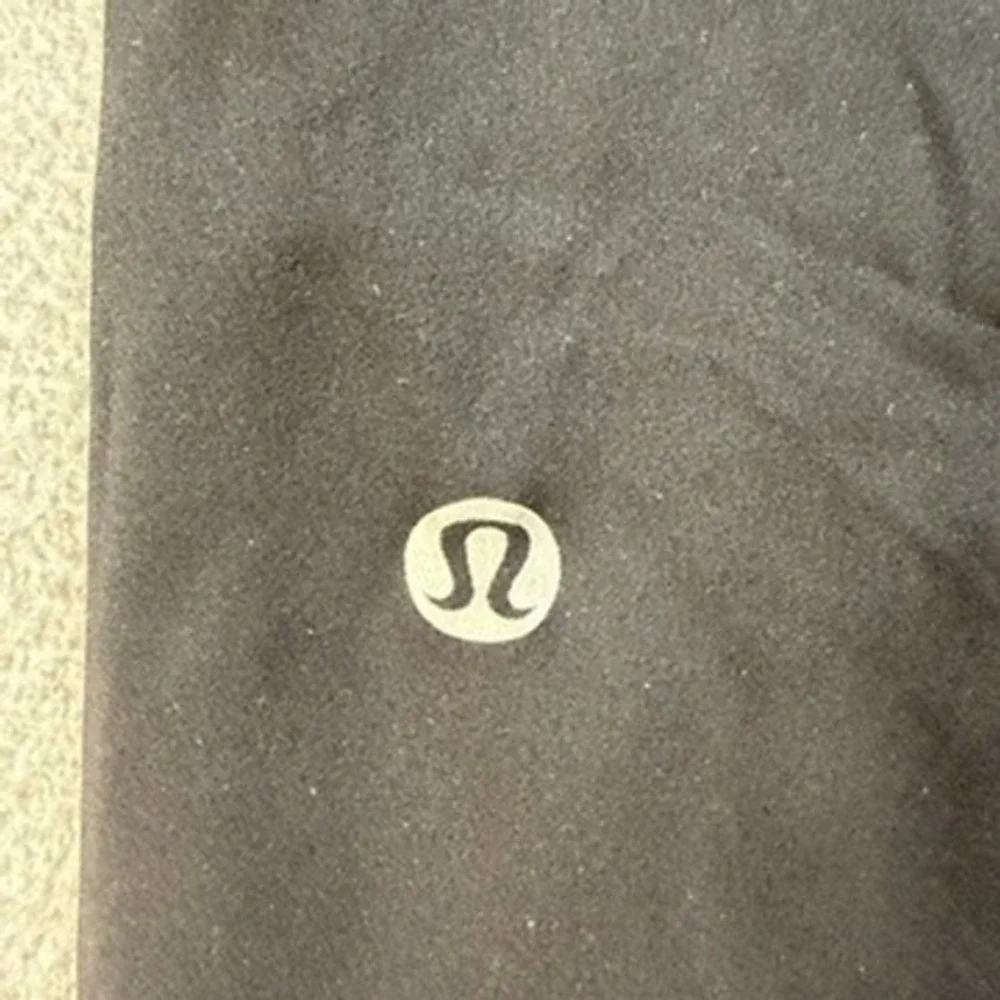 Lululemon Speed Up Crop Leggings 21 Tight‎ Size 2 Black Skull Crossbones Running